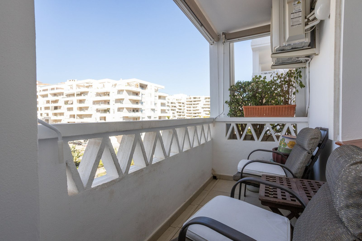 3 Bedroom Apartment for Sale in La Campana — 7