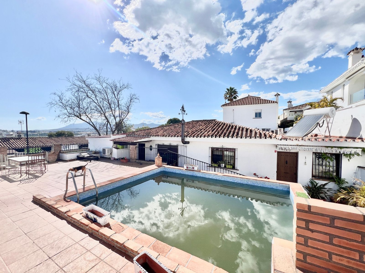 4 Bedroom Villa for Sale in Nueva Andalucía