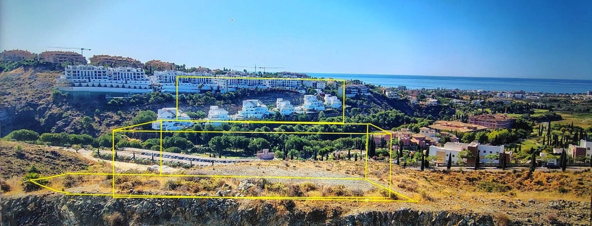 Plot for Sale in Cancelada — 2