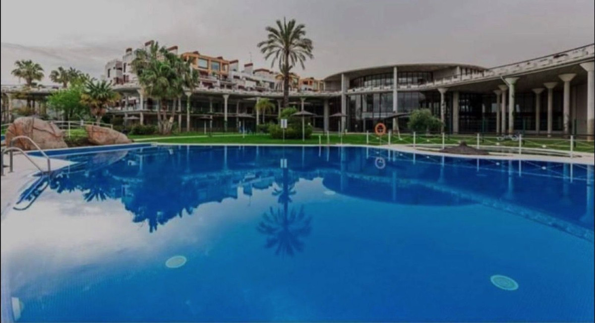 1 Bedroom Apartment for Sale in Benahavís — 2