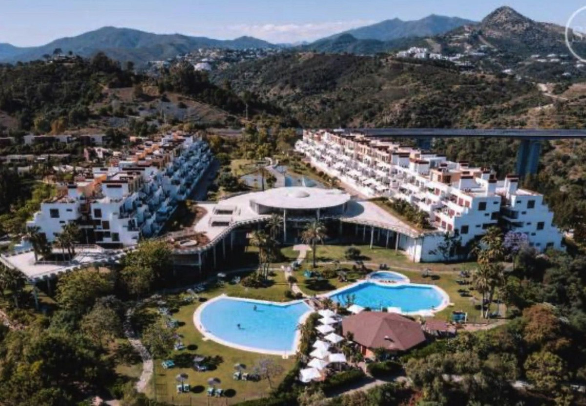 1 Bedroom Apartment for Sale in Benahavís — 3