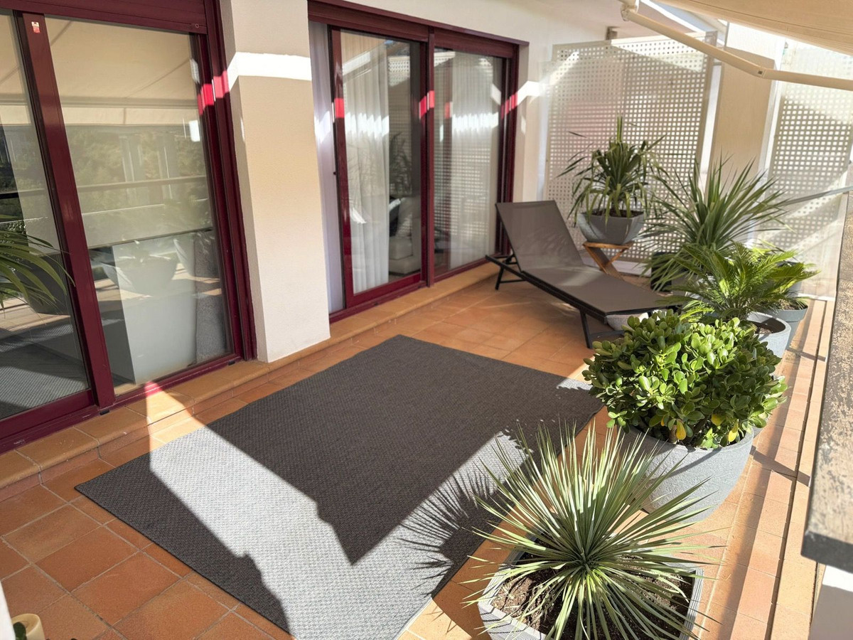1 Bedroom Apartment for Sale in Benahavís — 4