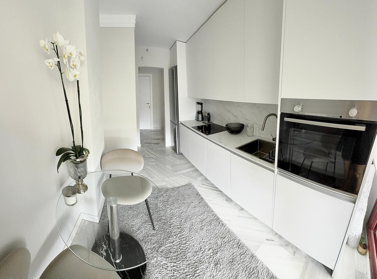 1 Bedroom Apartment for Sale in Benahavís — 6