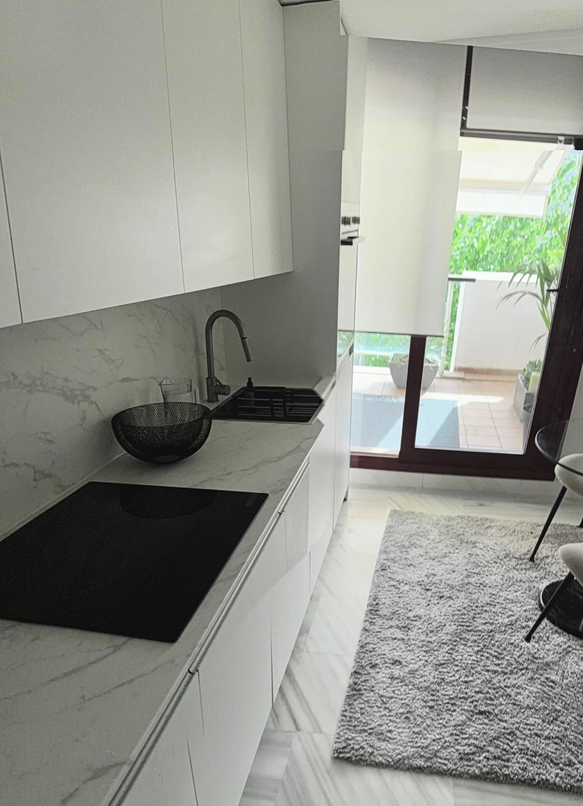 1 Bedroom Apartment for Sale in Benahavís — 8