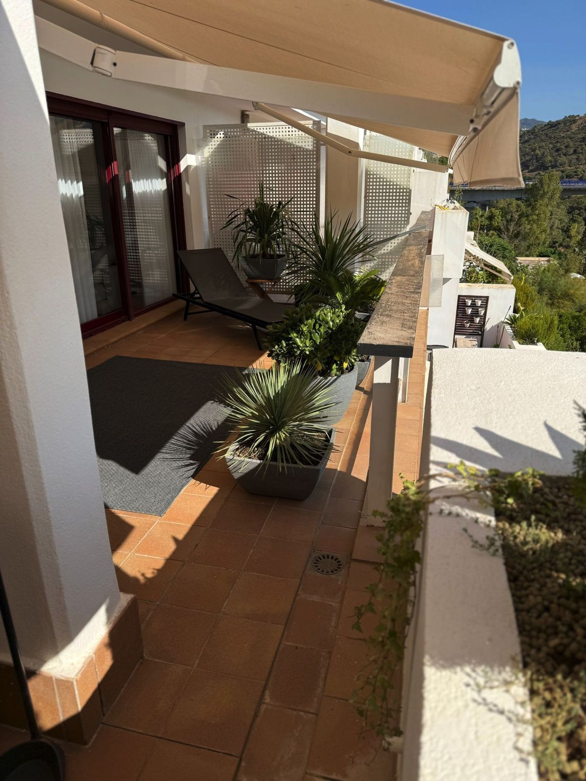 1 Bedroom Apartment for Sale in Benahavís — 9
