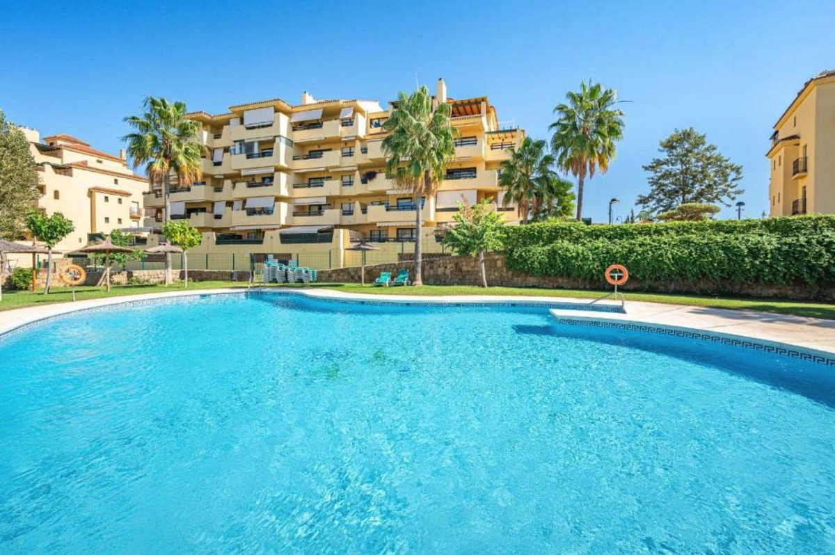 2 Bedroom Apartment for Sale in Estepona