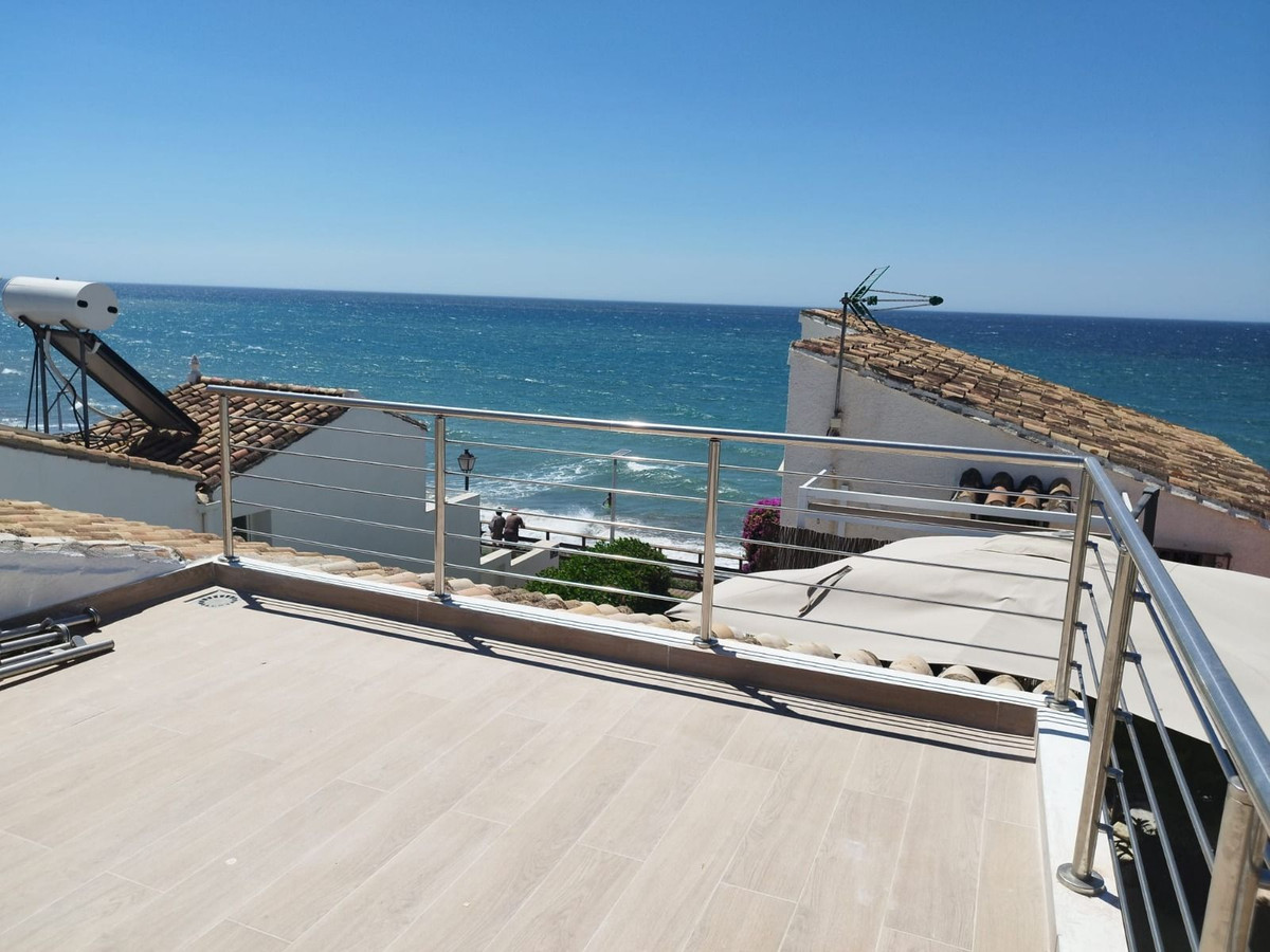 3 Bedroom Villa for Sale in Estepona