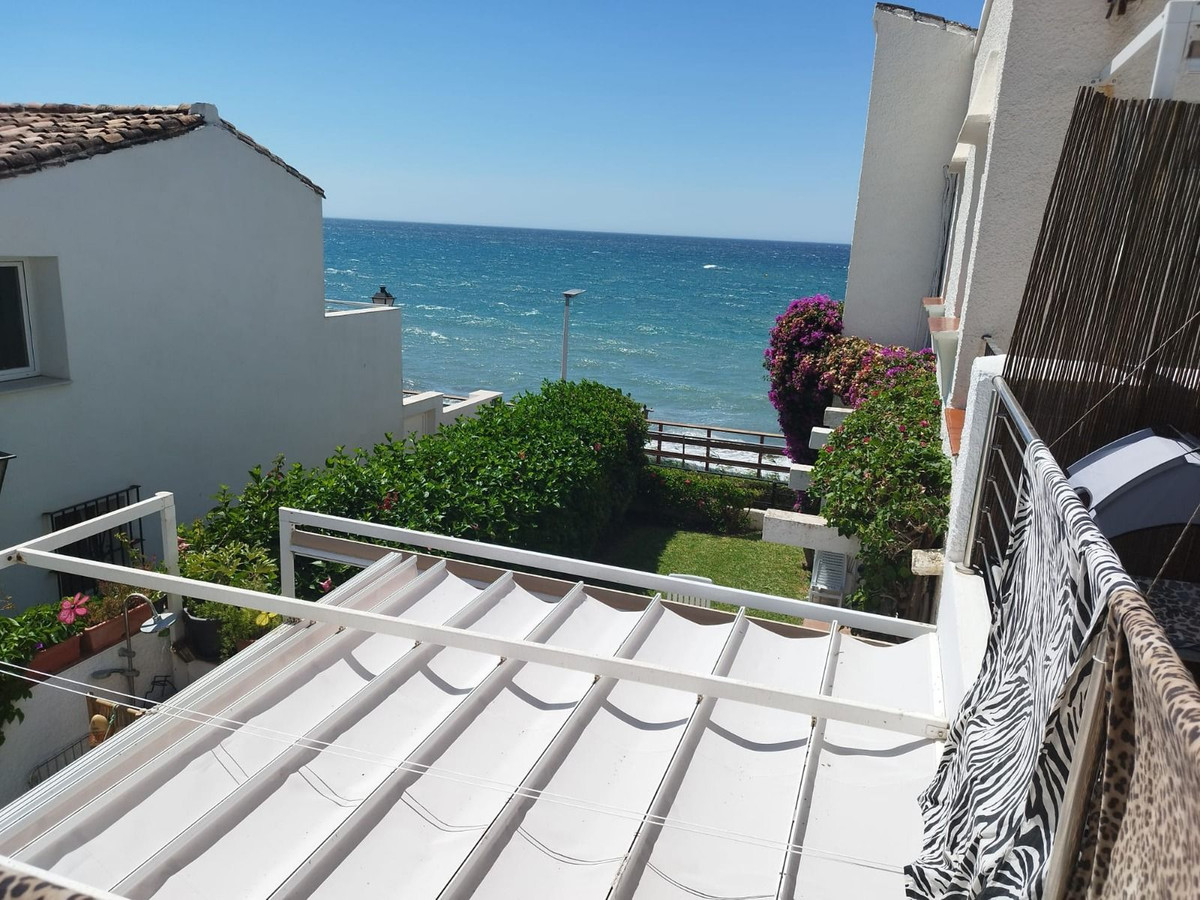 3 Bedroom Villa for Sale in Estepona — 9