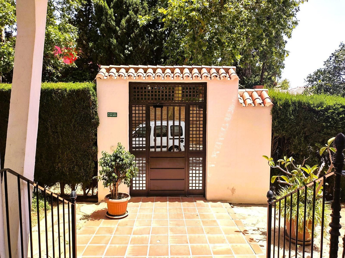 2 Bedroom Apartment for Sale in Marbella — 2