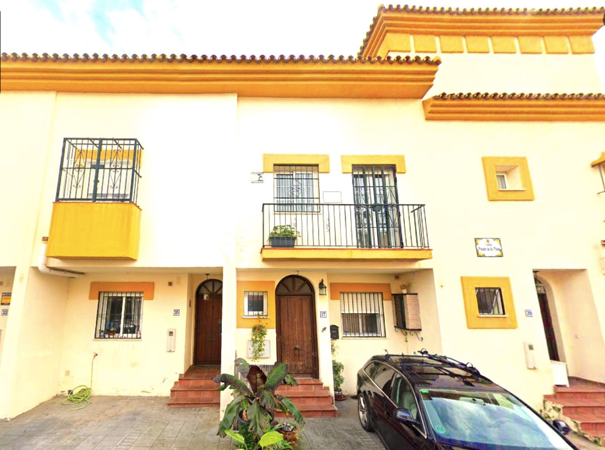 3 Bedroom Villa for Sale in Estepona