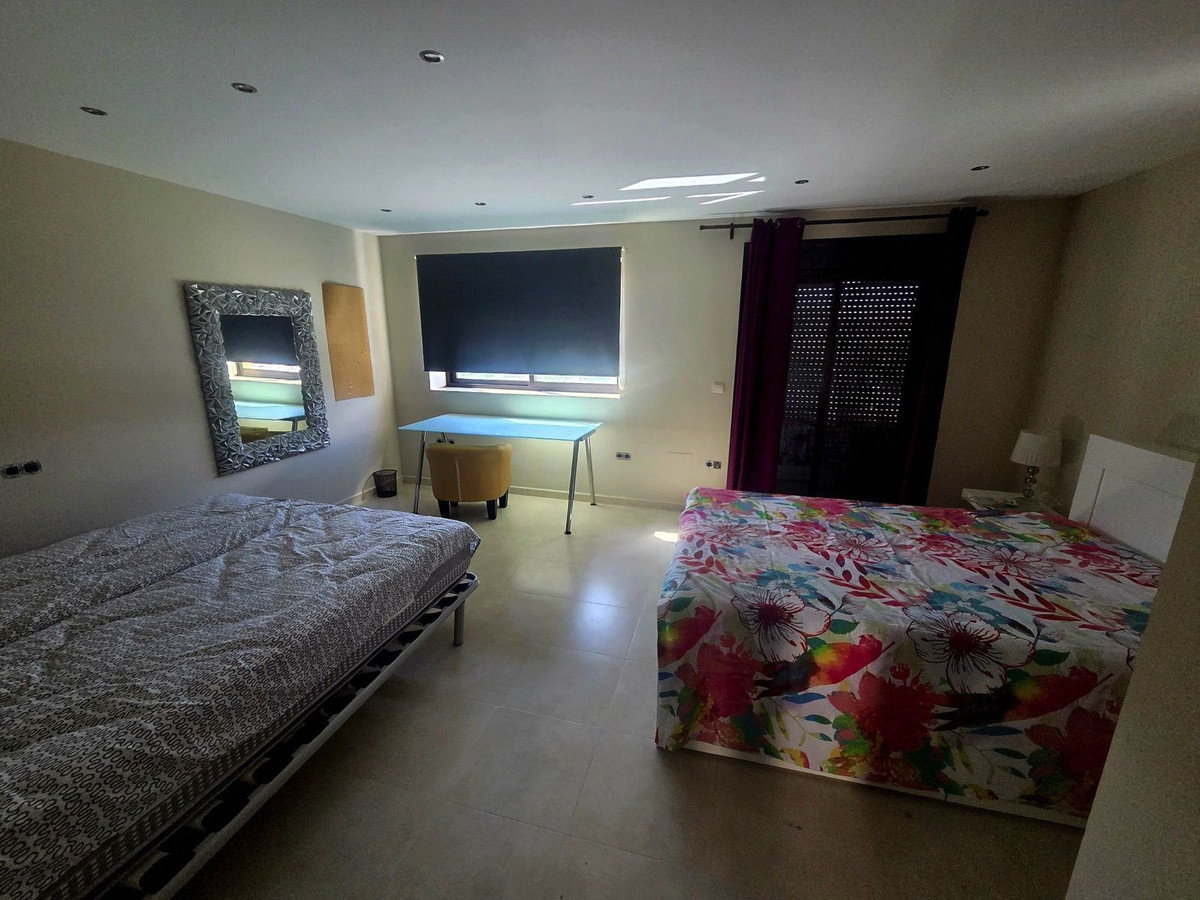 3 Bedroom Villa for Sale in Estepona — 3