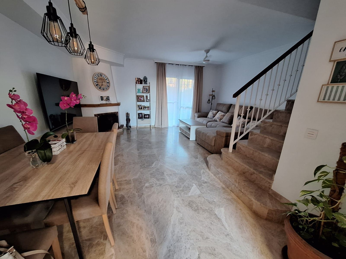 4 Bedroom Villa for Sale in Marbella — 4