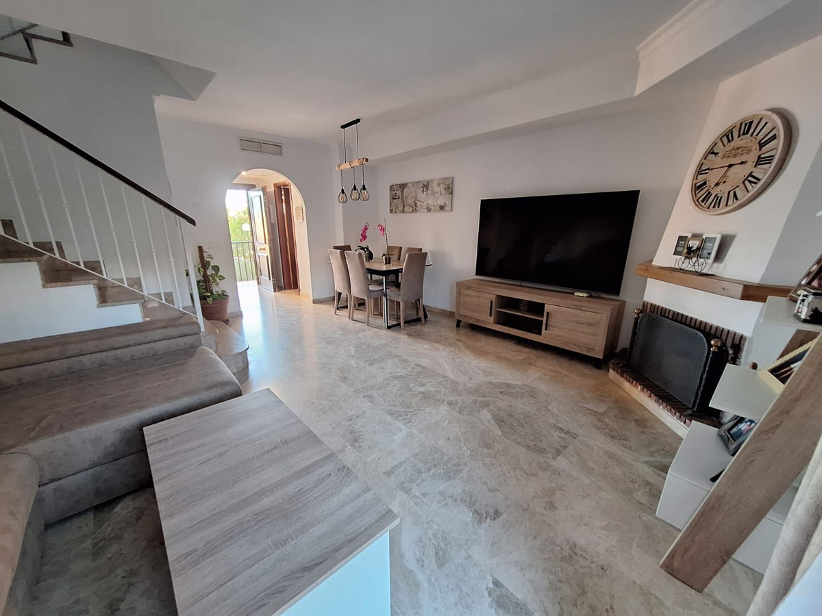 4 Bedroom Villa for Sale in Marbella — 8