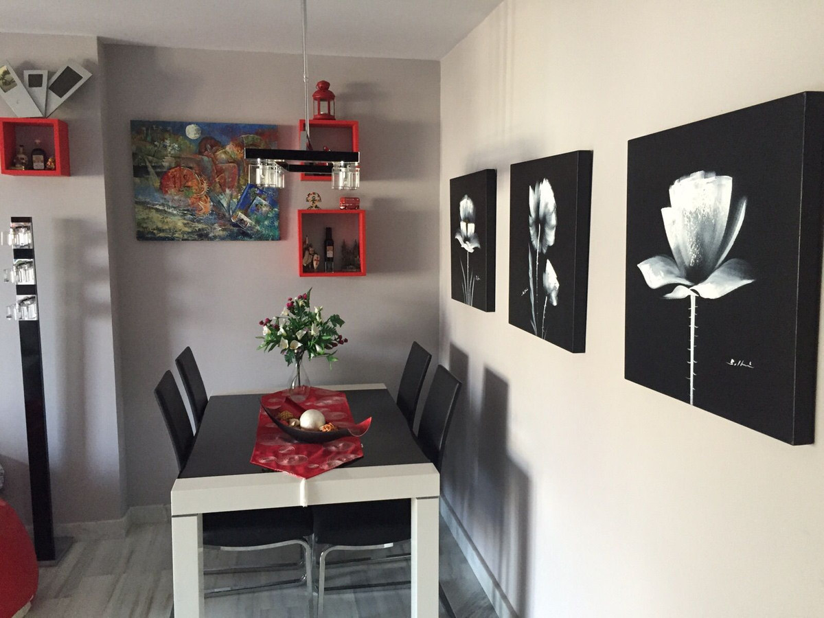 2 Bedroom Apartment for Sale in Benahavís — 2
