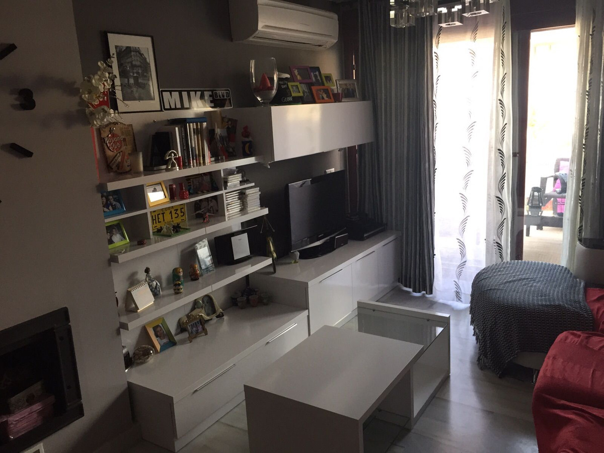 2 Bedroom Apartment for Sale in Benahavís — 3