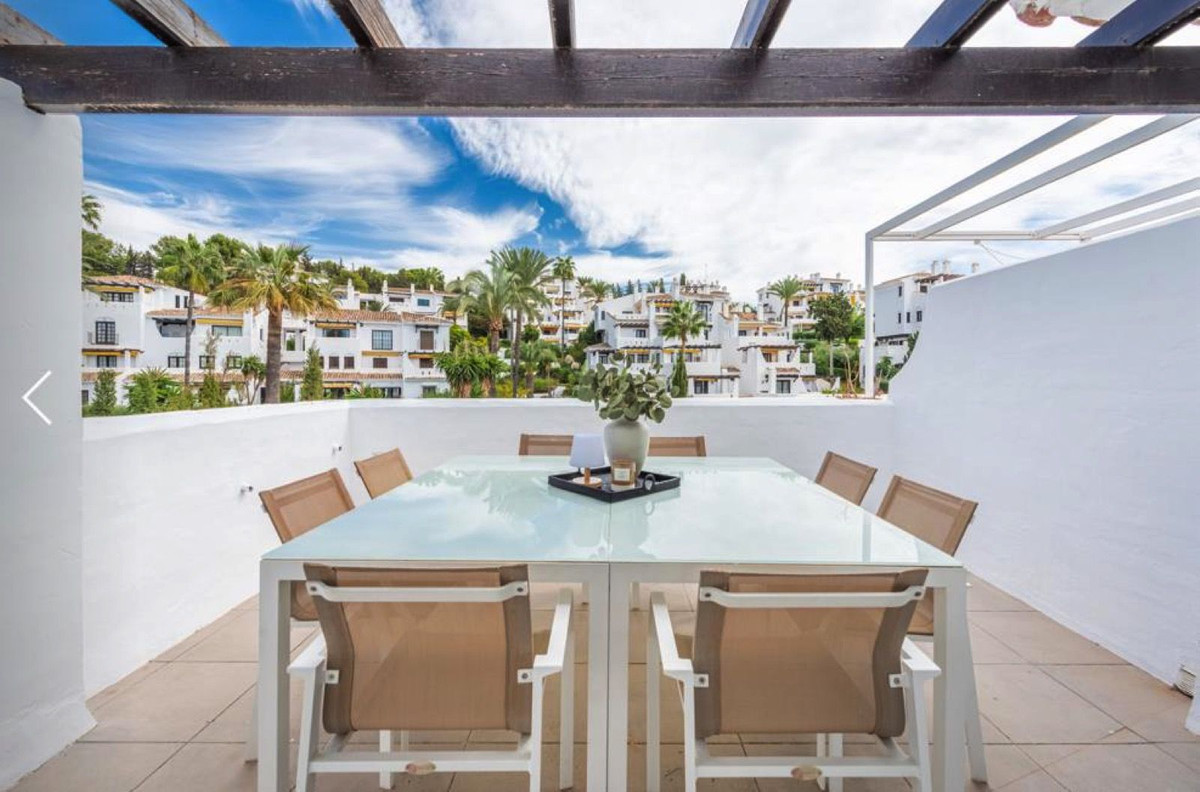 2 Bedroom Apartment for Sale in Nueva Andalucía