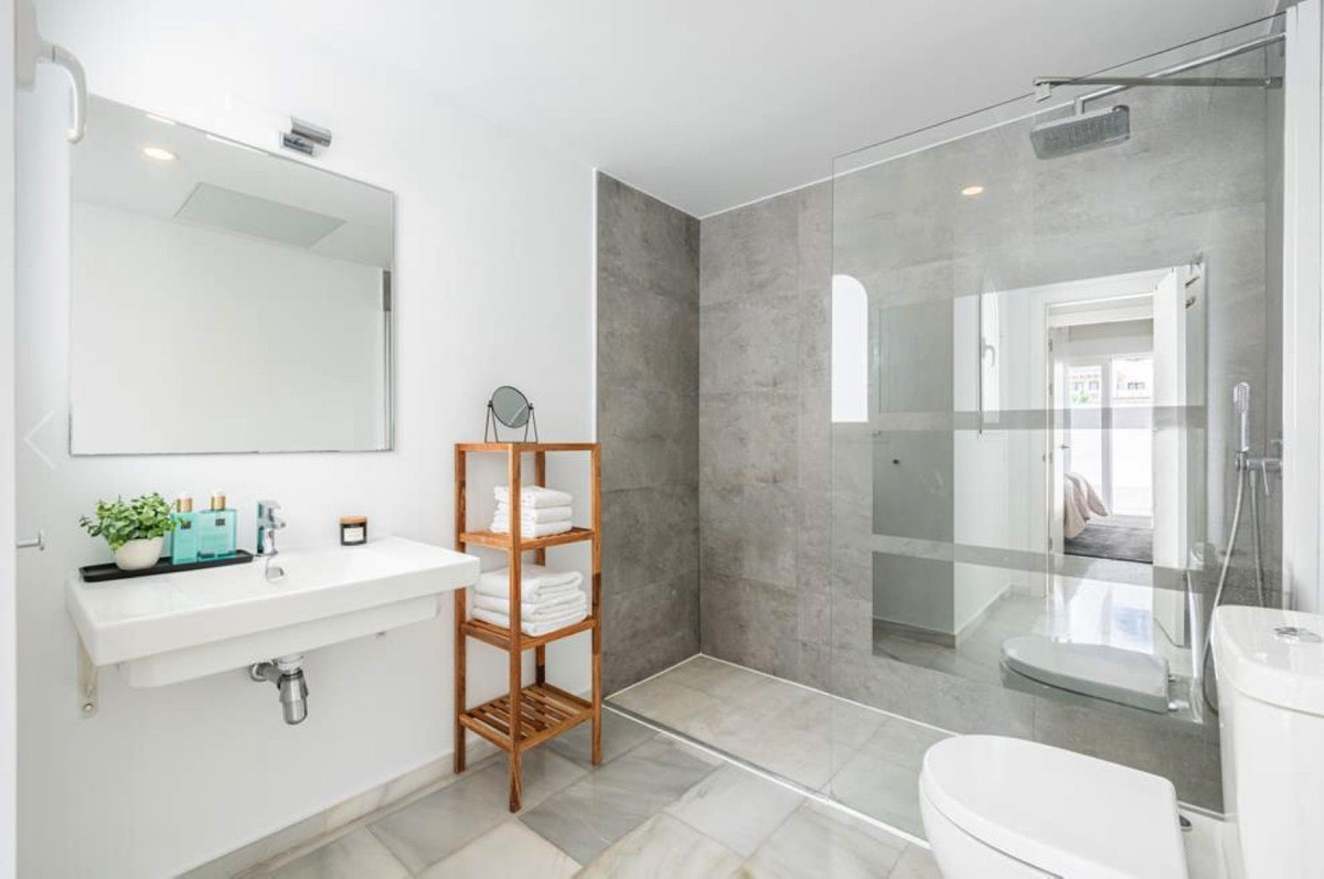 2 Bedroom Apartment for Sale in Nueva Andalucía — view 10