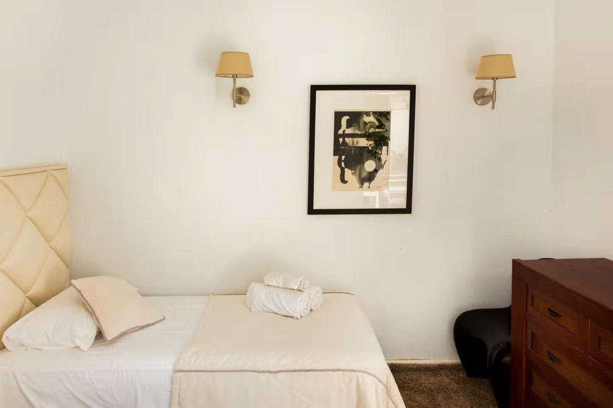 5 Bedroom Villa for Sale in Nueva Andalucía — 8