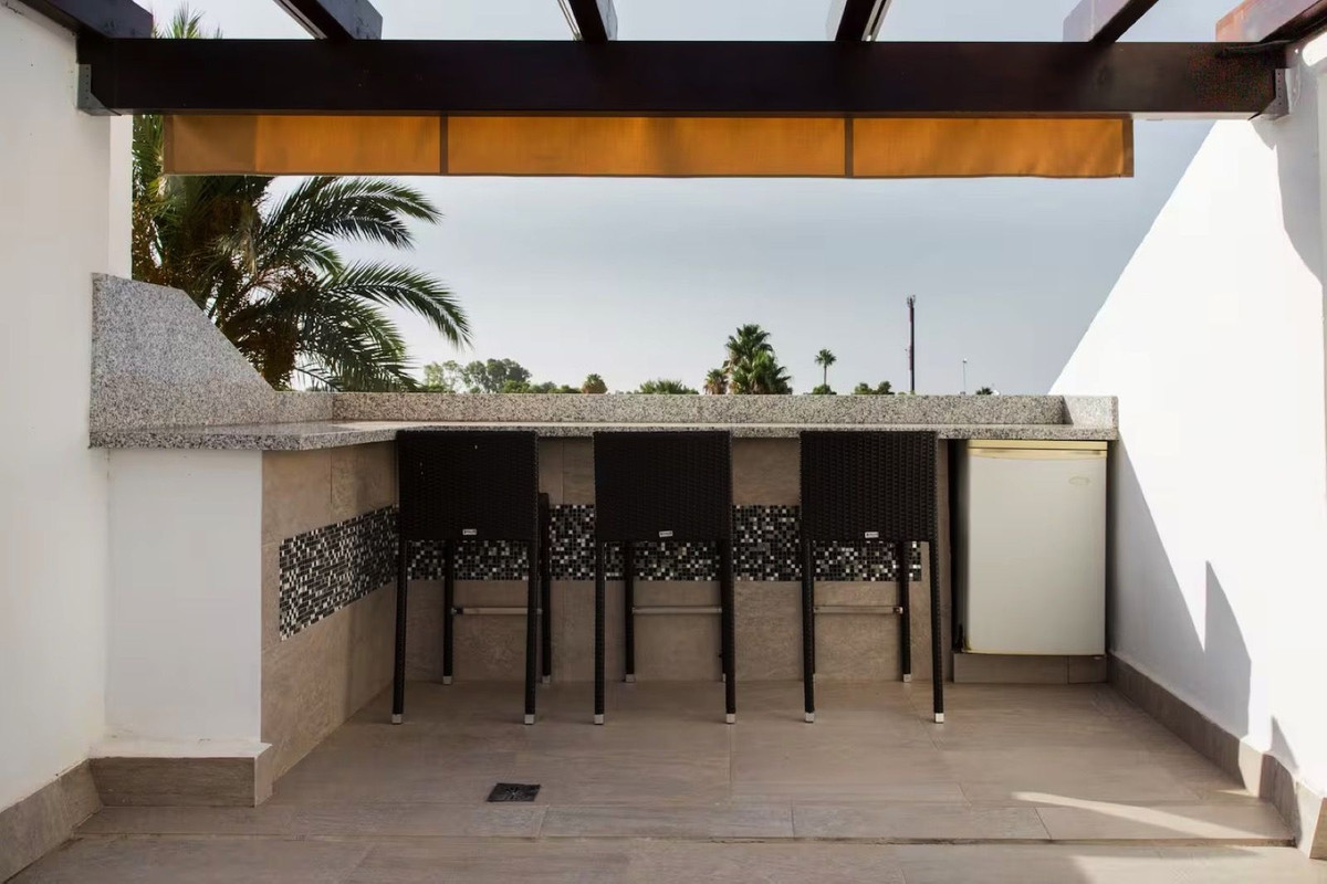 5 Bedroom Villa for Sale in Nueva Andalucía — view 10