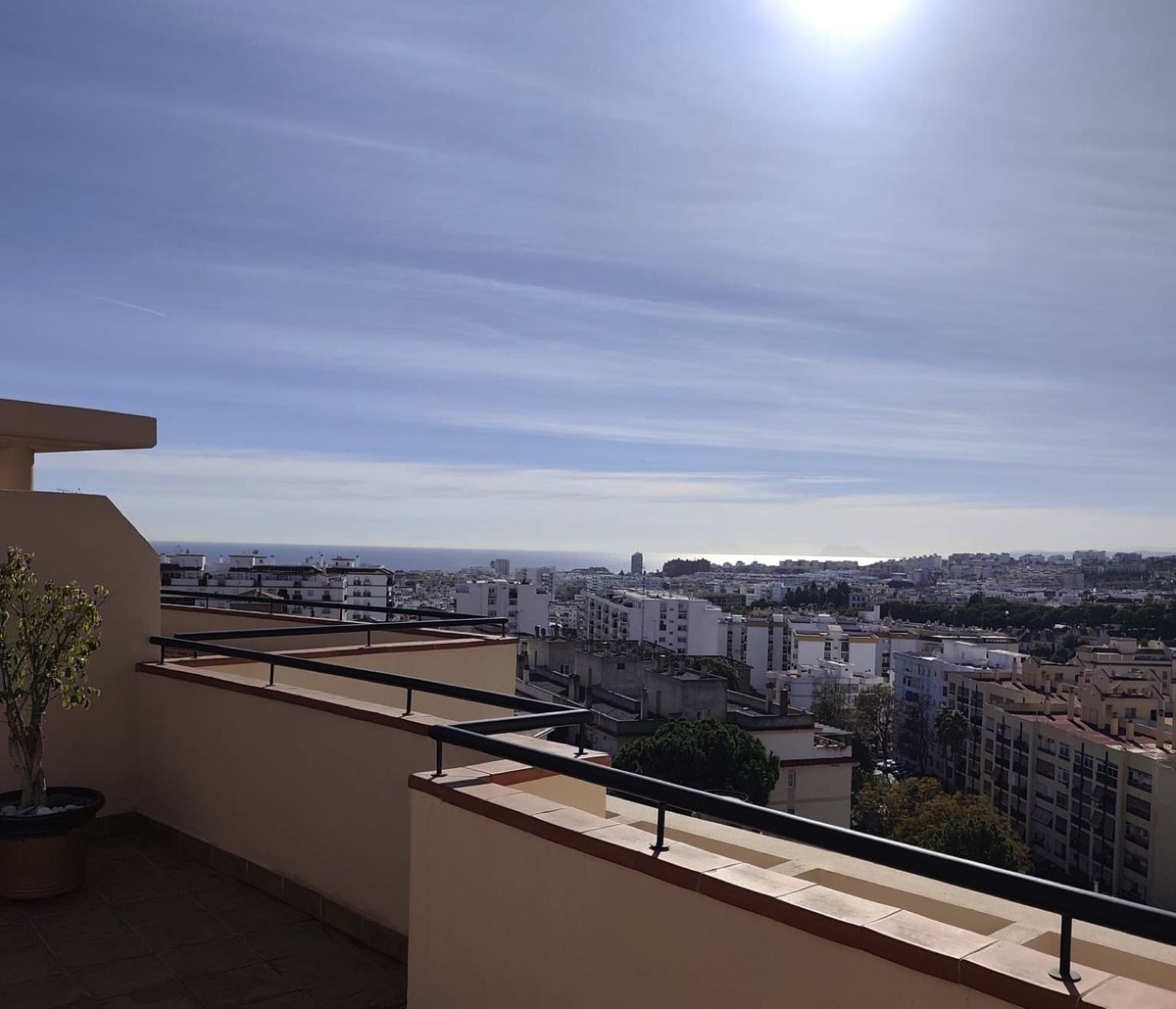 2 Bedroom Apartment for Sale in Estepona