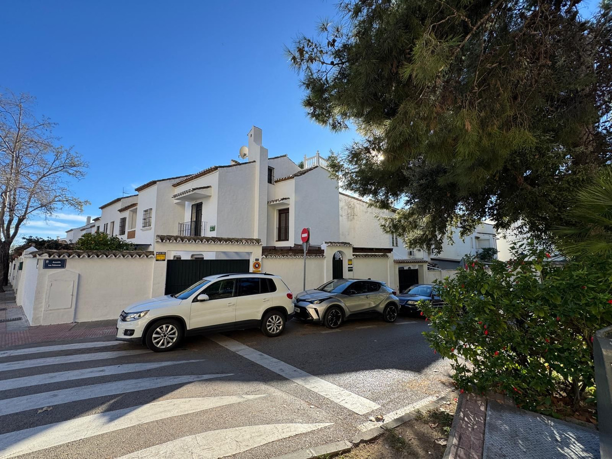 4 Bedroom Villa for Sale in Marbella