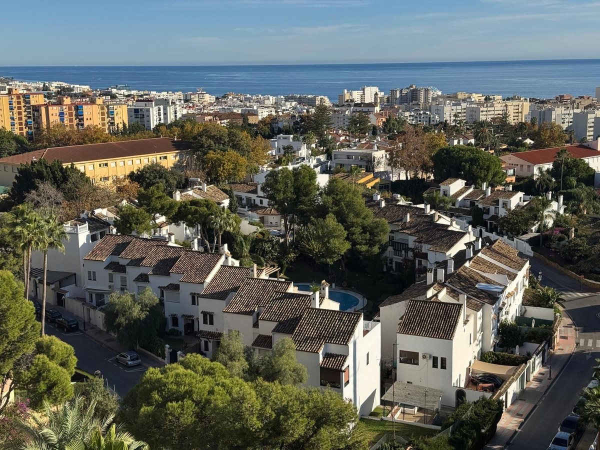 4 Bedroom Villa for Sale in Marbella — 2