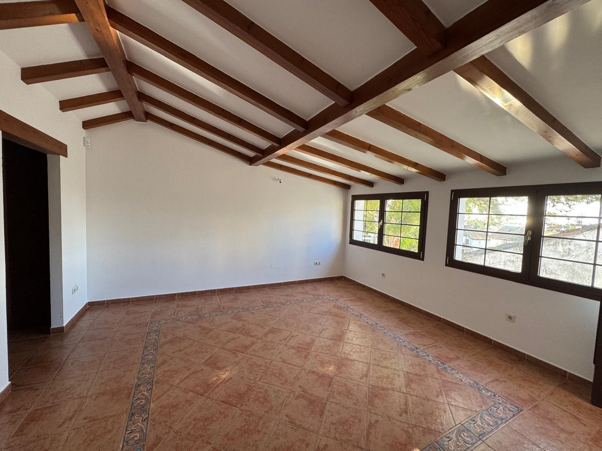 4 Bedroom Villa for Sale in Marbella — 3