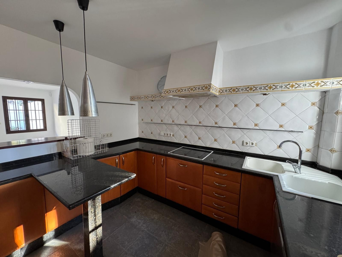 4 Bedroom Villa for Sale in Marbella — 5