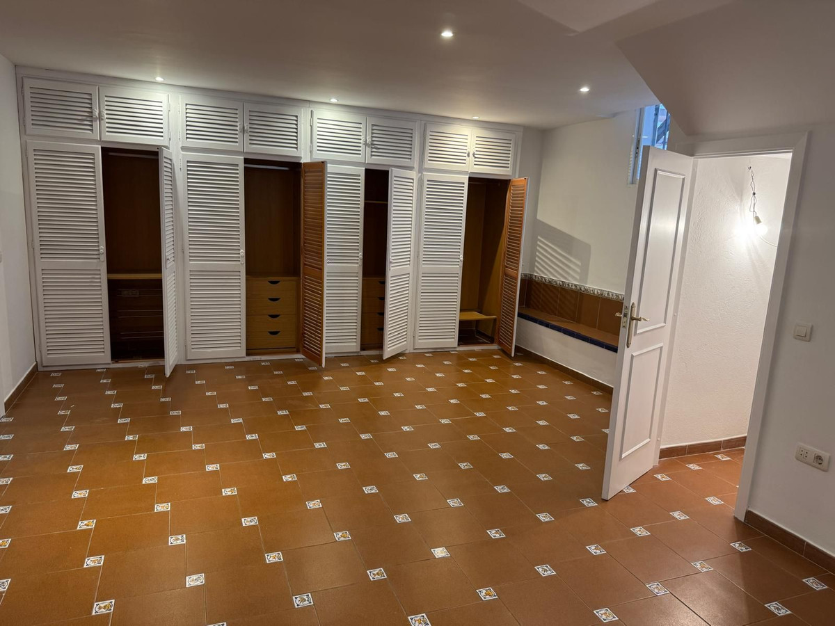 4 Bedroom Villa for Sale in Marbella — 7