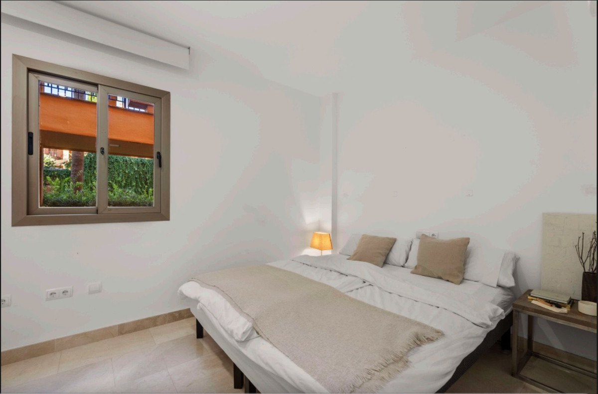 2 Bedroom Apartment for Sale in Benahavís — 5