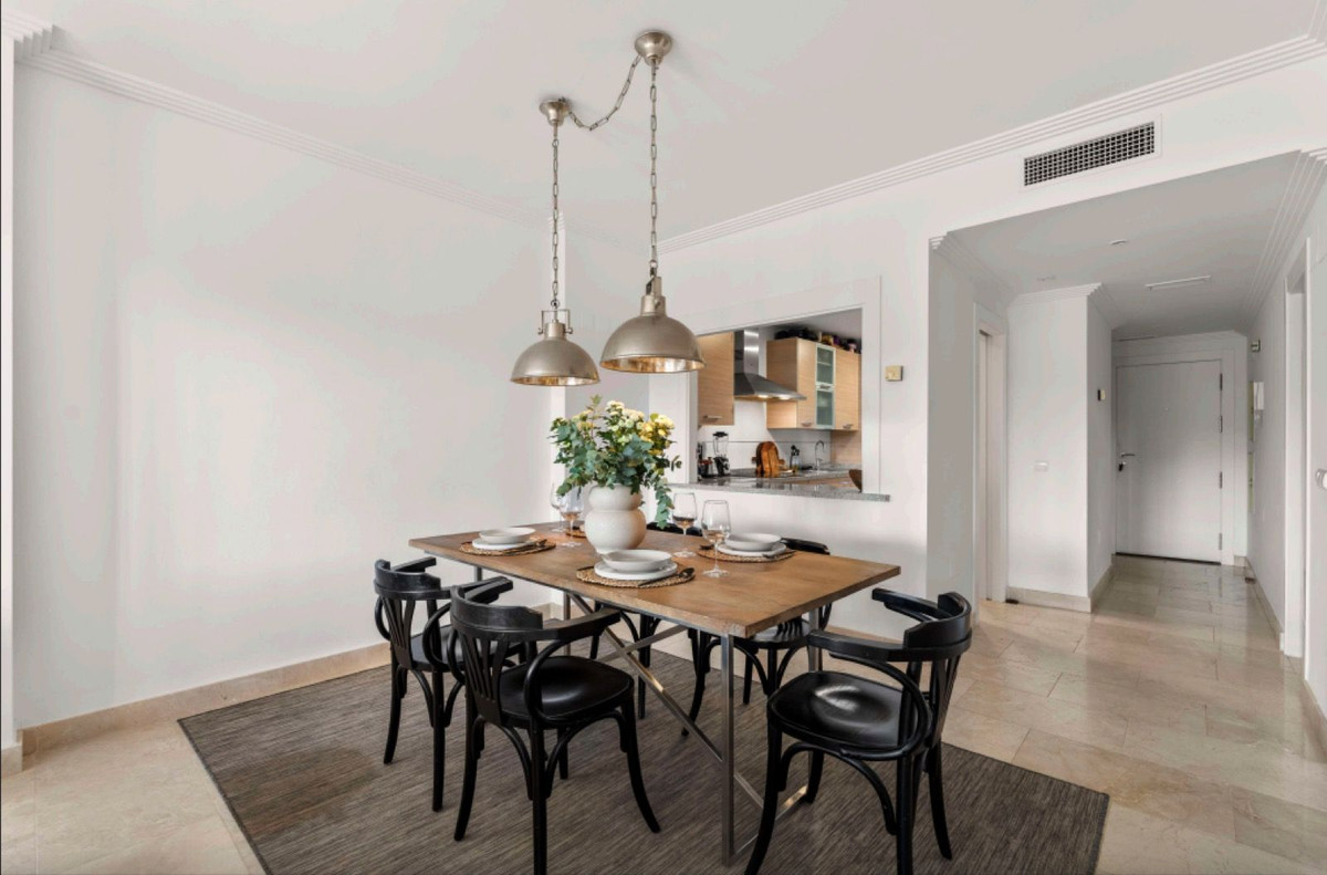 2 Bedroom Apartment for Sale in Benahavís — 9