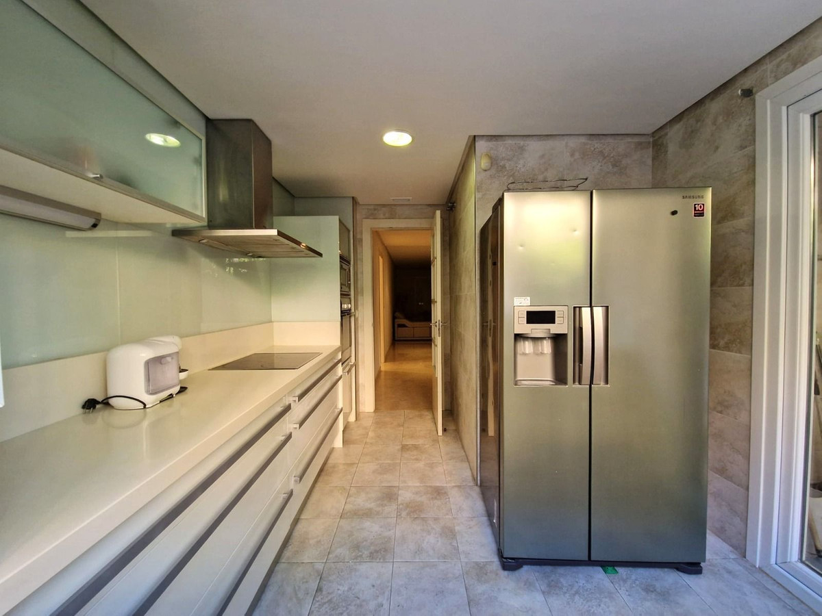 2 Bedroom Apartment for Sale in Marbella — 5