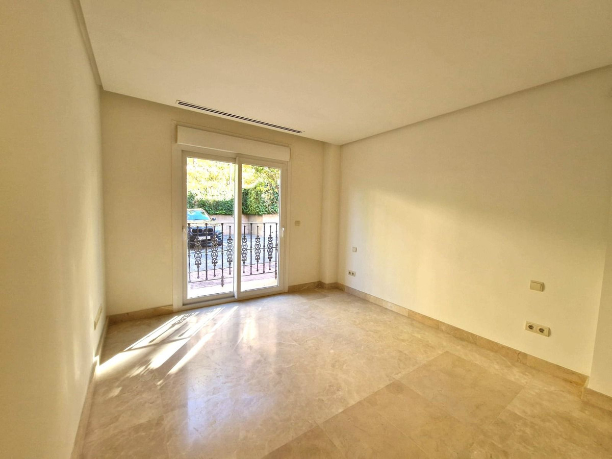 2 Bedroom Apartment for Sale in Marbella — 7