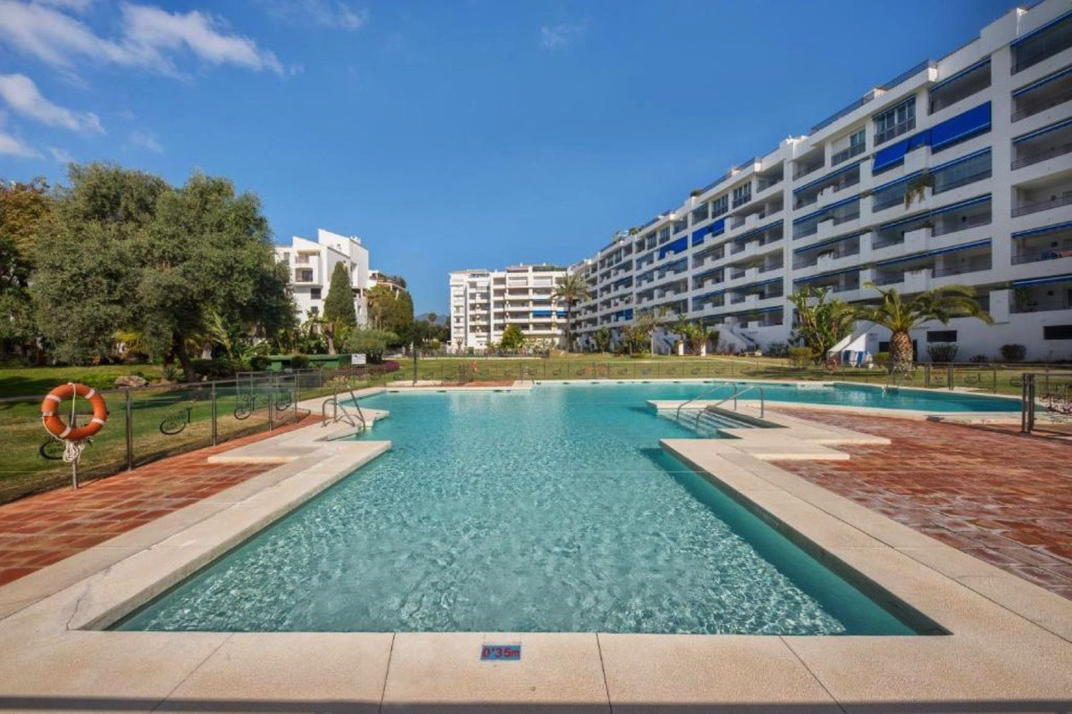 3 Bedroom Apartment for Sale in Puerto Banús — 4