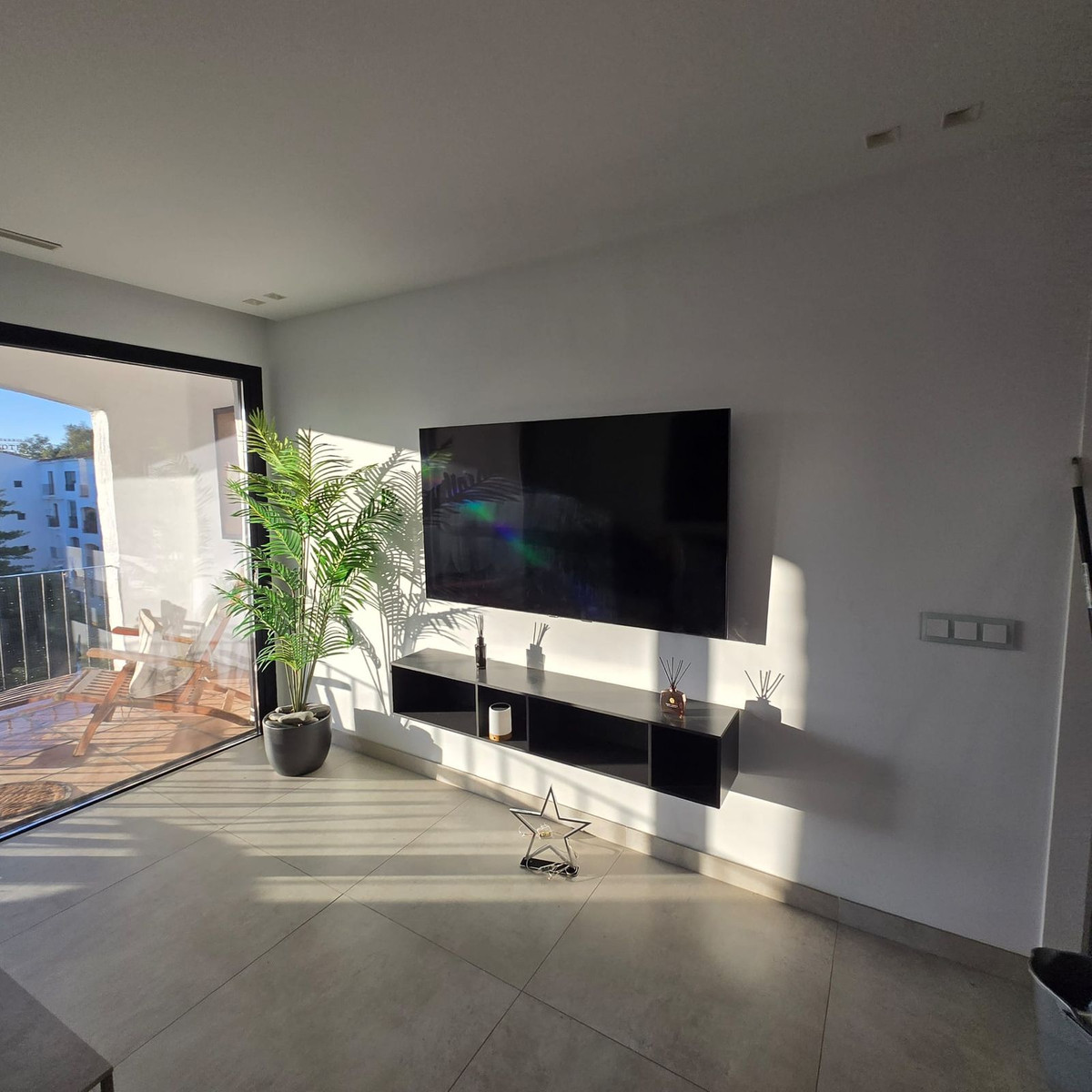3 Bedroom Apartment for Sale in Puerto Banús — 6
