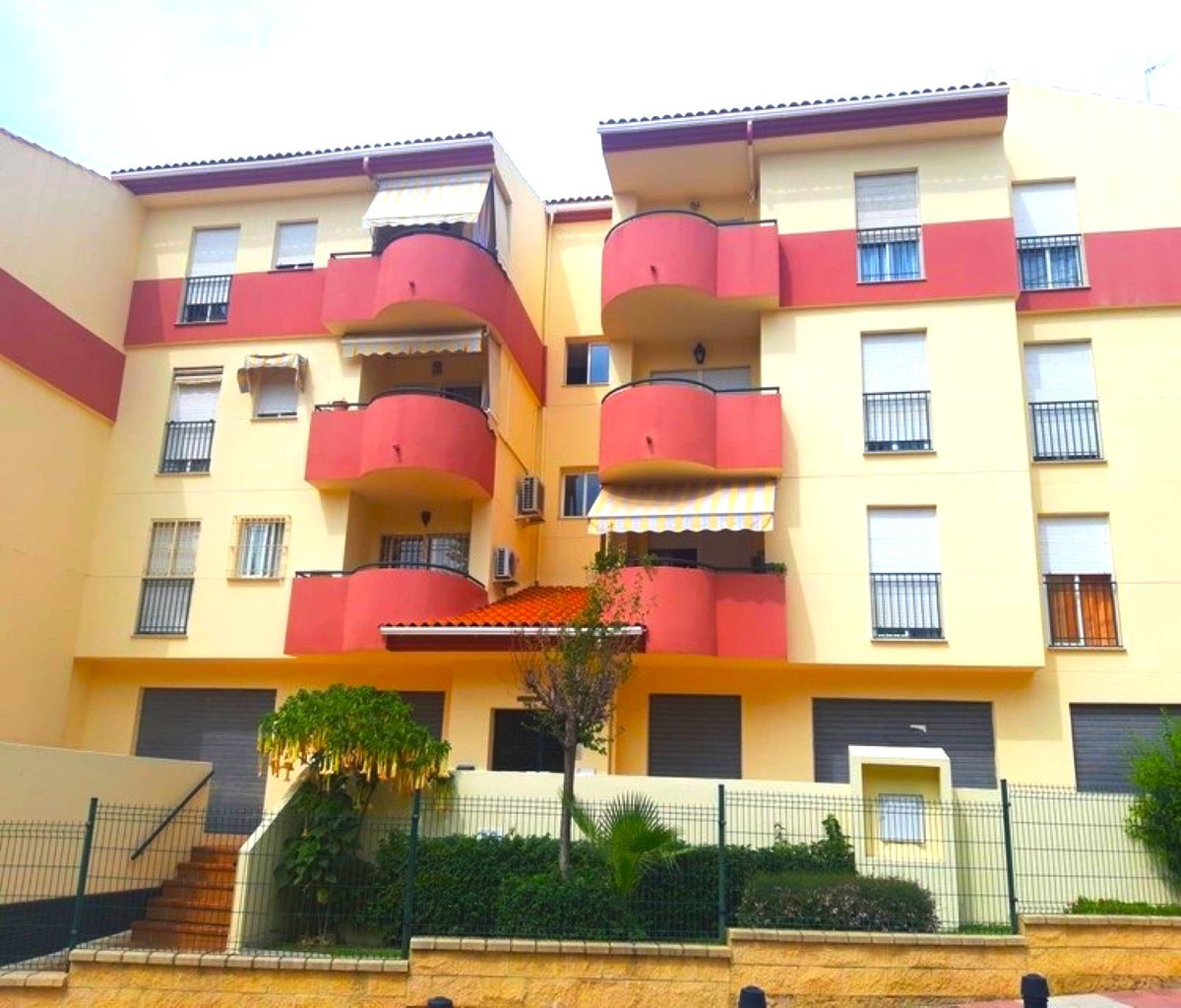 3 Bedroom Apartment for Sale in Marbella