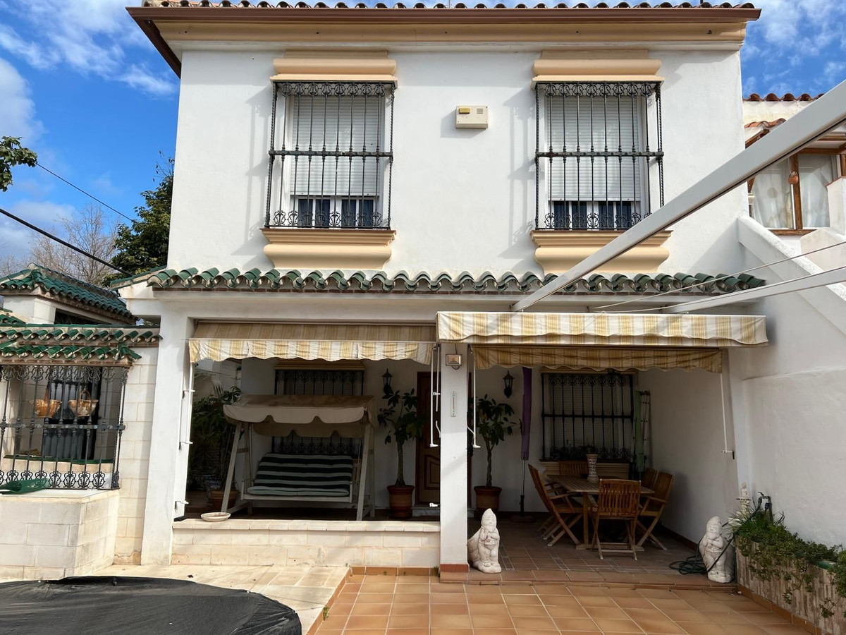 4 Bedroom Villa for Sale in Nueva Andalucía