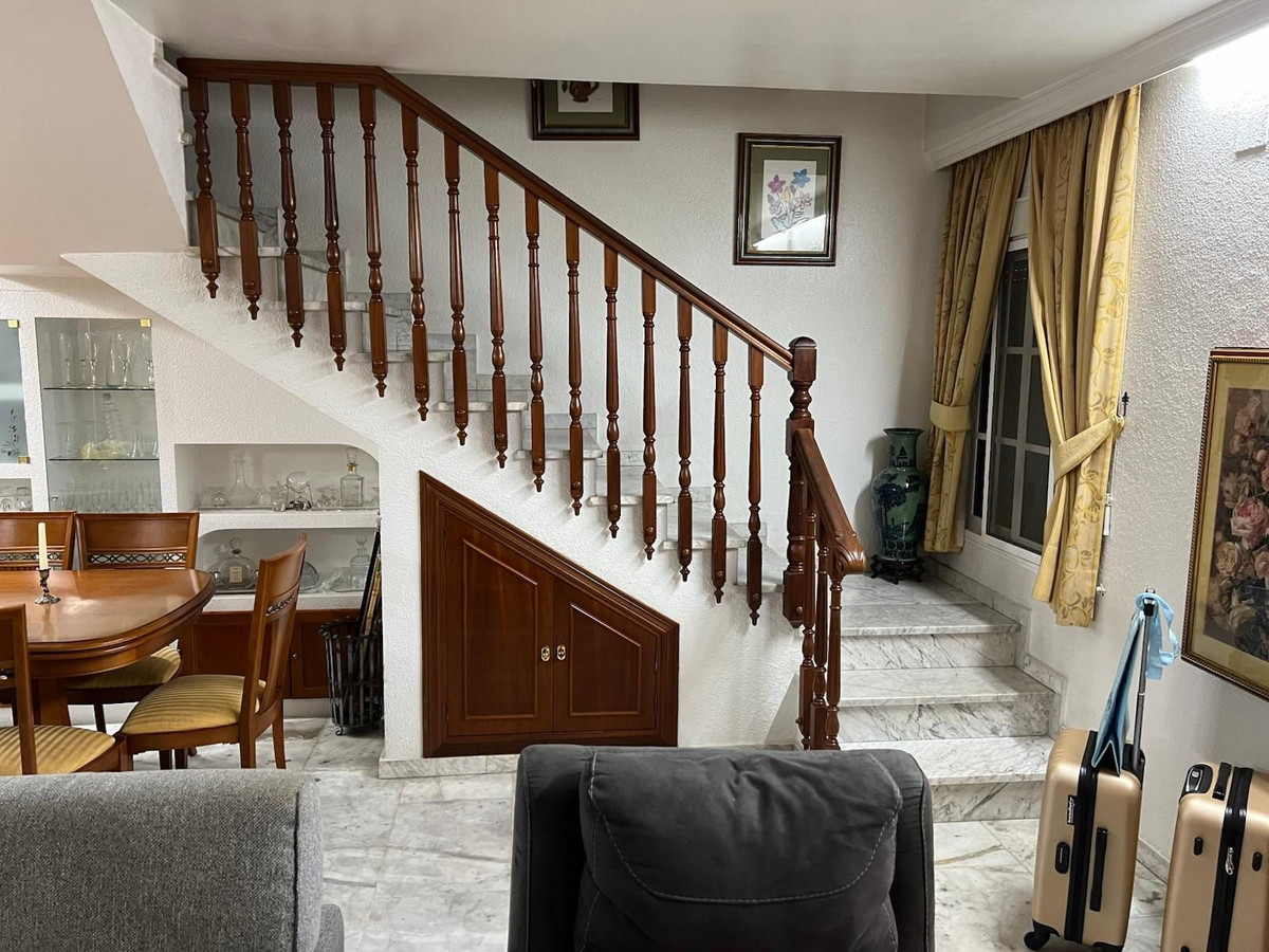 4 Bedroom Villa for Sale in Nueva Andalucía — 3