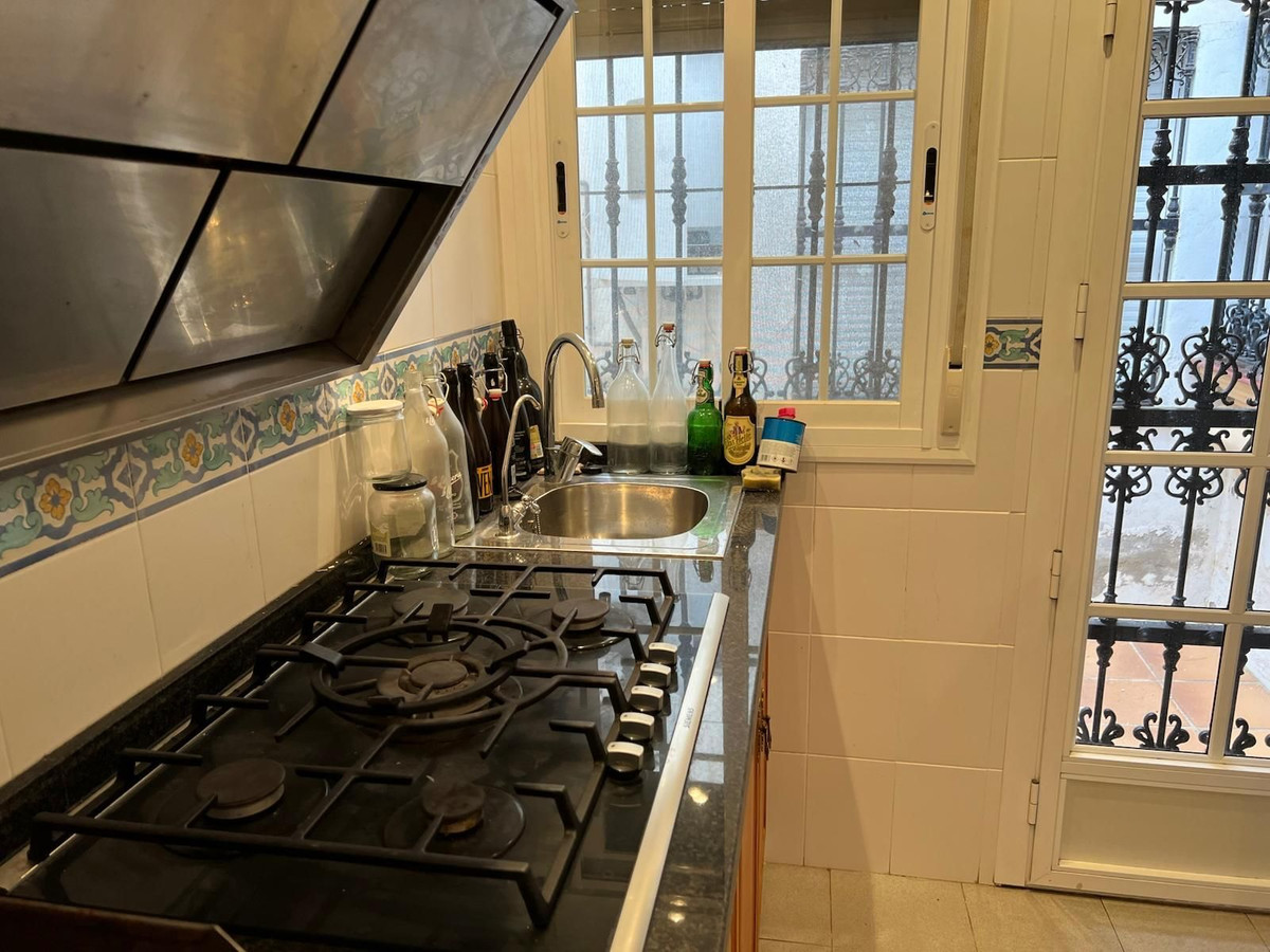 4 Bedroom Villa for Sale in Nueva Andalucía — 5