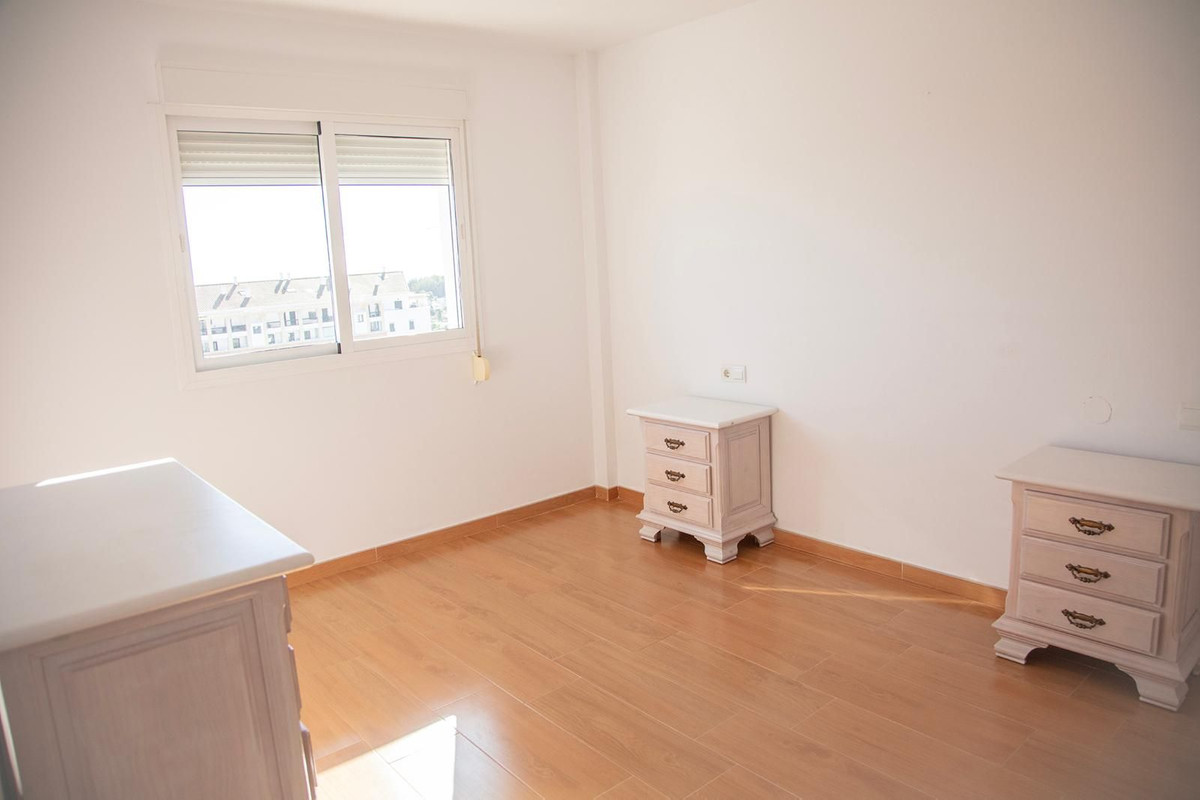 4 Bedroom Apartment for Sale in San Pedro de Alcántara — 8