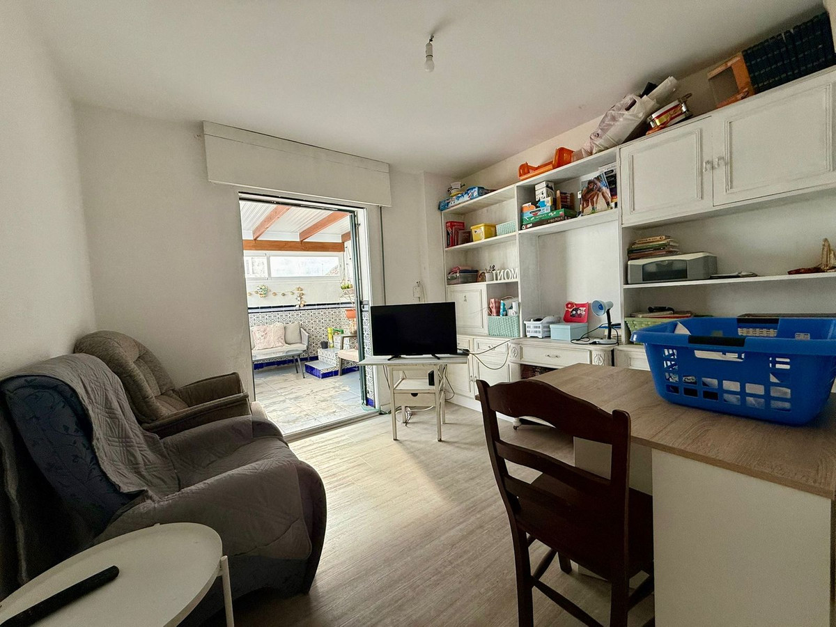 4 Bedroom Apartment for Sale in Estepona — 3