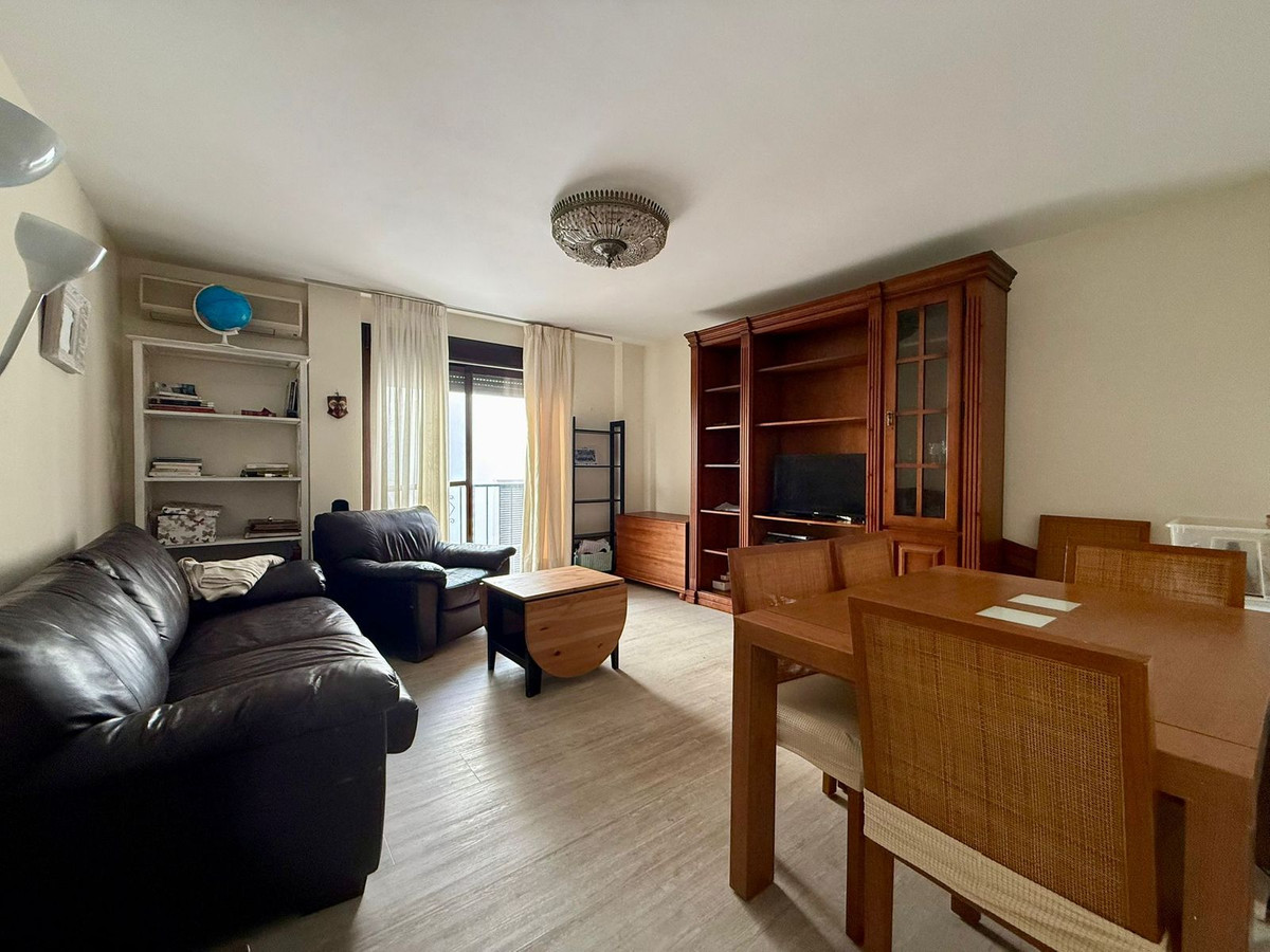 4 Bedroom Apartment for Sale in Estepona — 5