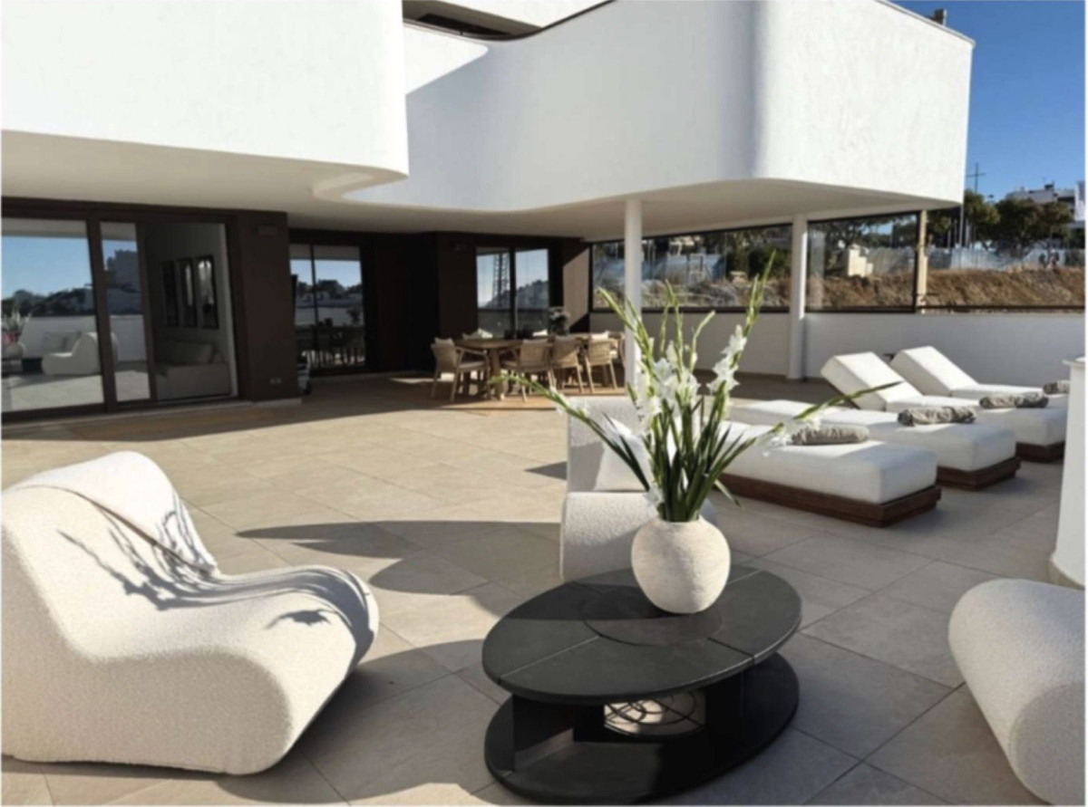 3 Bedroom Apartment for Sale in Estepona