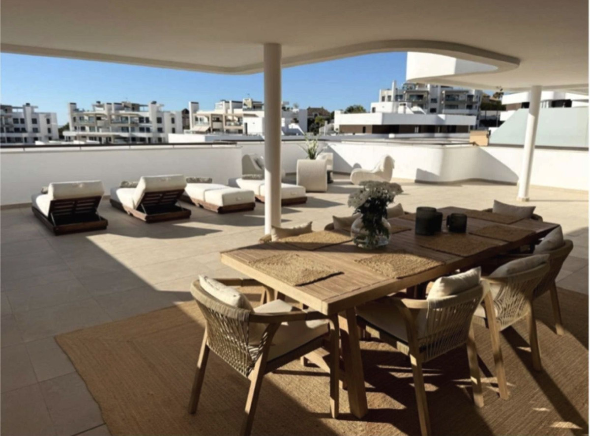 3 Bedroom Apartment for Sale in Estepona — 6