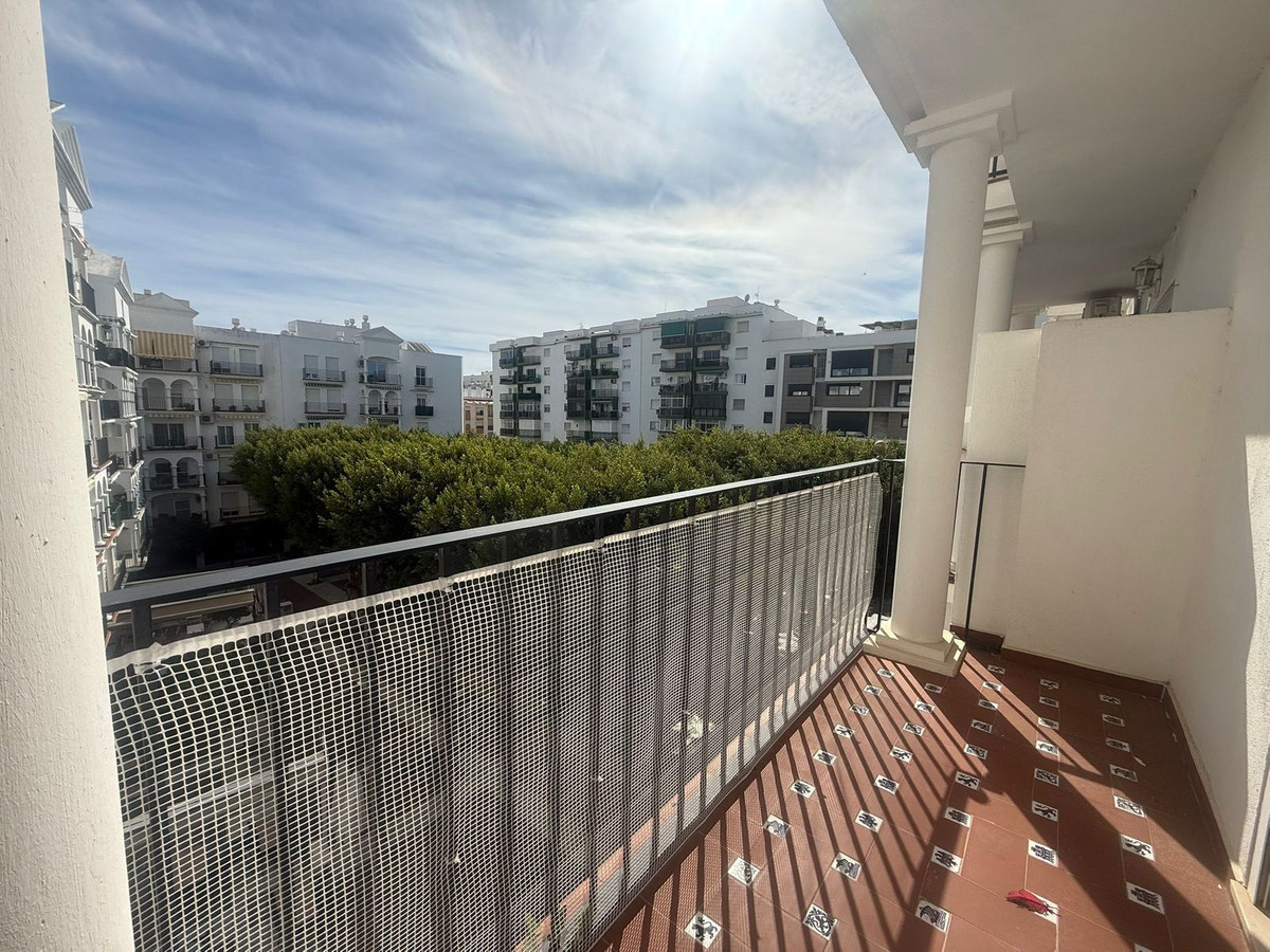 3 Bedroom Apartment for Sale in Estepona