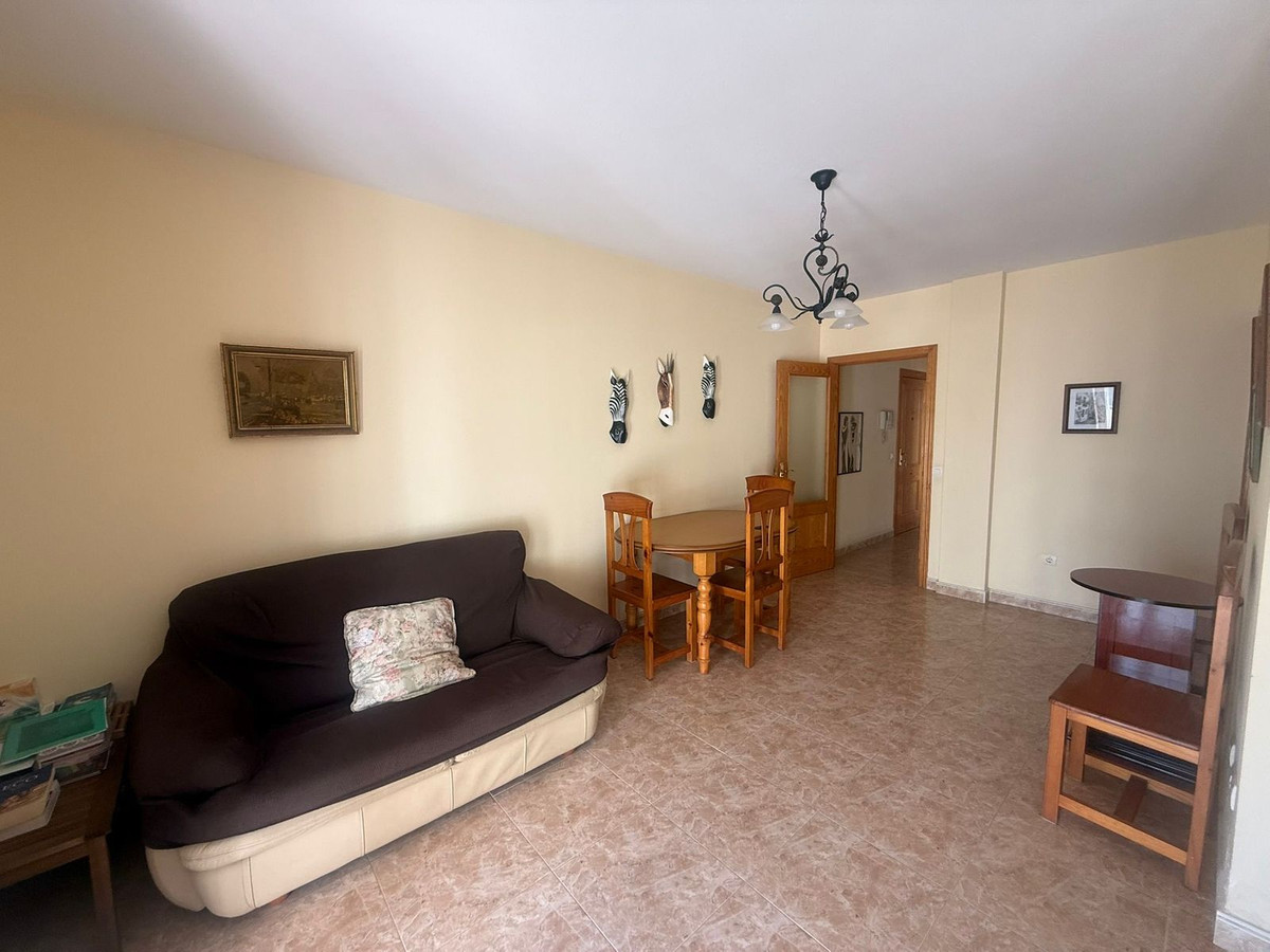 3 Bedroom Apartment for Sale in Estepona — 3