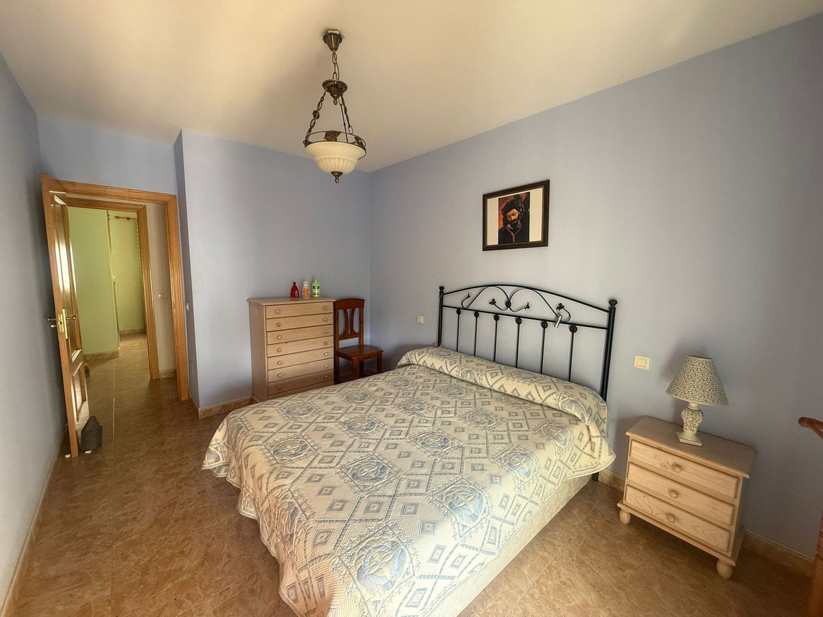 3 Bedroom Apartment for Sale in Estepona — 4