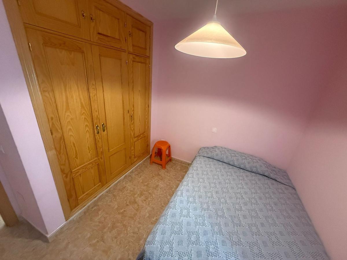 3 Bedroom Apartment for Sale in Estepona — 8