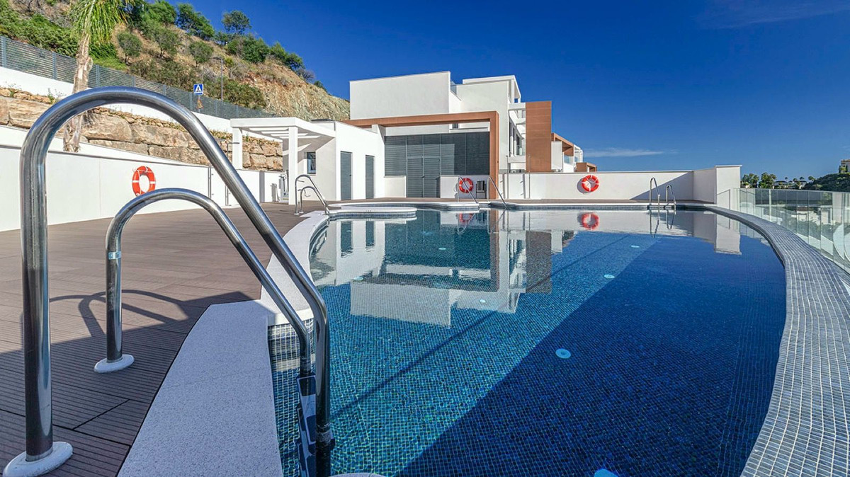 3 Bedroom Apartment for Sale in La Quinta — 2