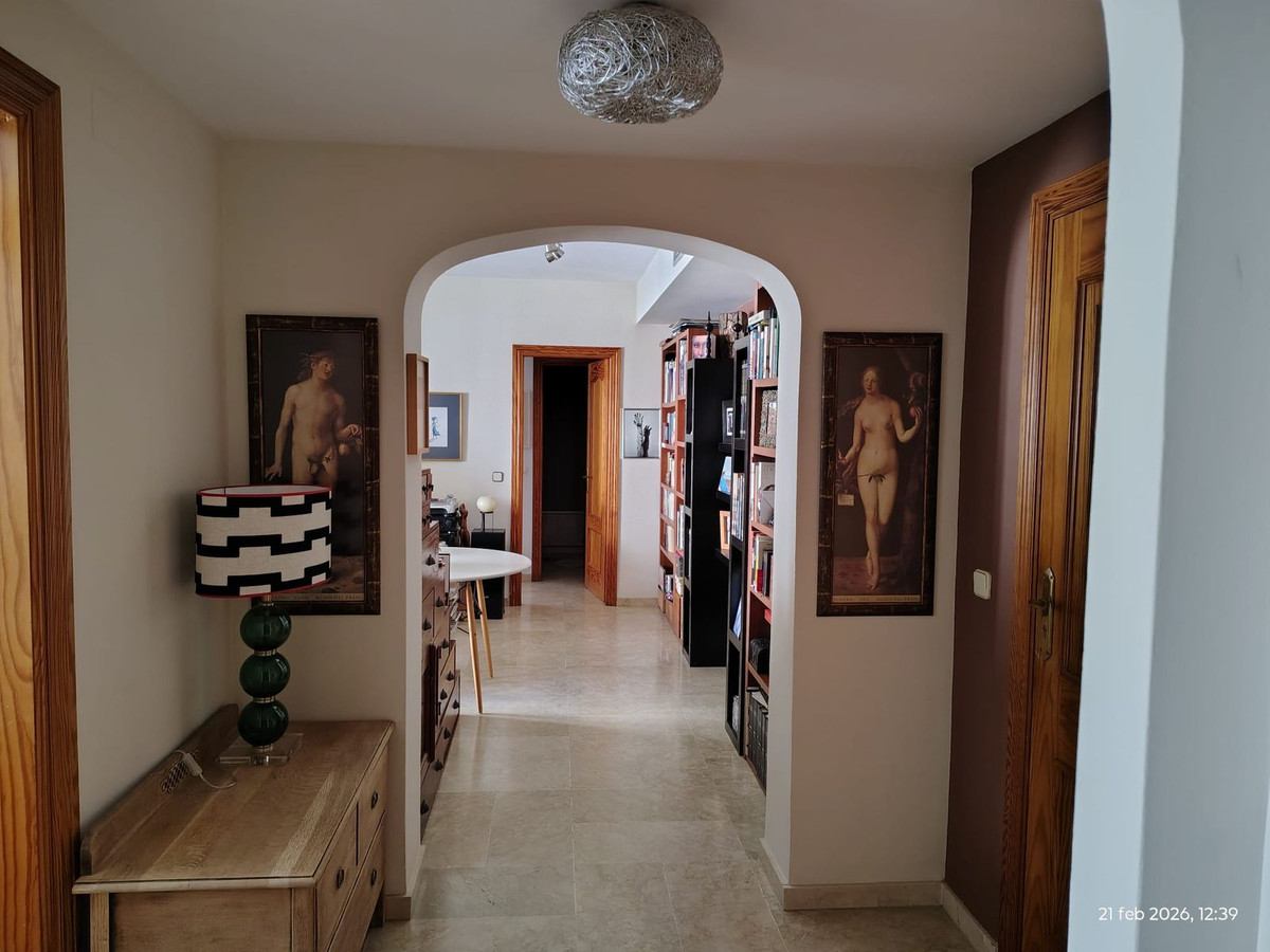 2 Bedroom Apartment for Sale in Estepona — 5